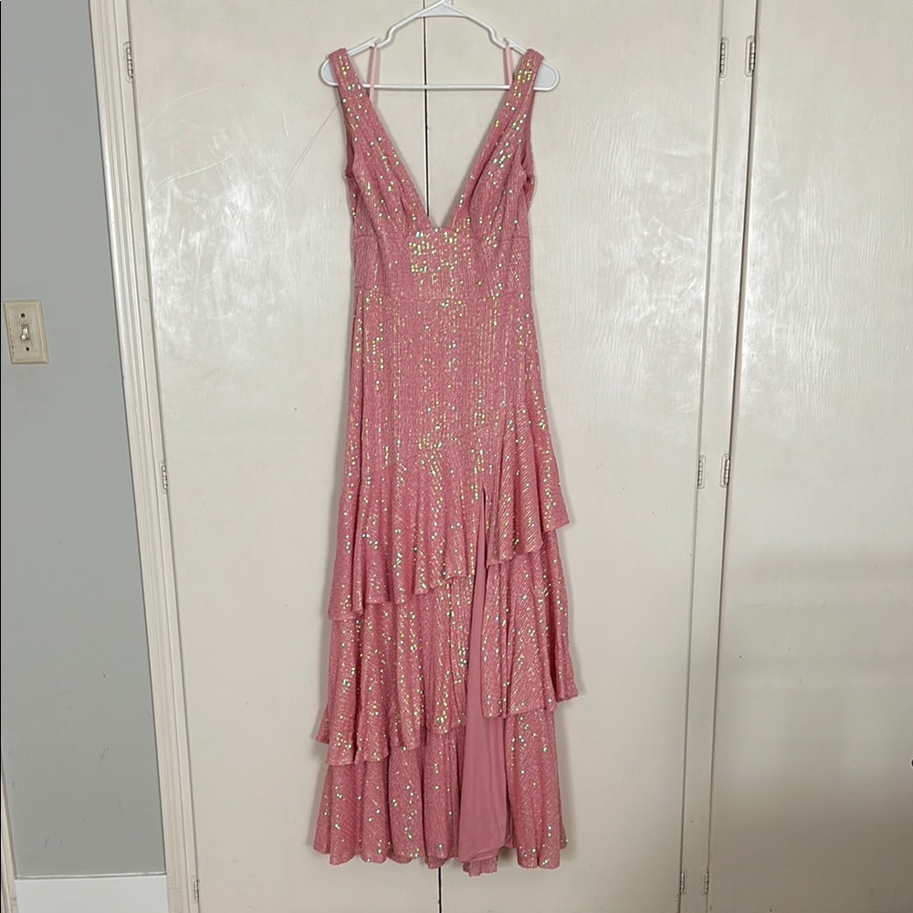 IEENA FOR MAC DUGGAL
Pink Sequin Asymmetrical Ruffle Tiered Gown Size 4
